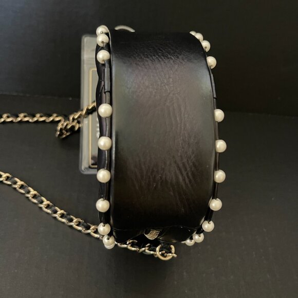 Chanel Matelasse round Pearl Chain Lambskin Shoulder Crossbody Bag - Picture 7 of 16